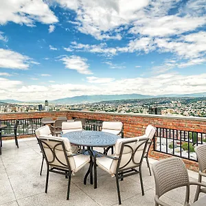 https://the-terrace-boutique-hotel.alltbilisihotels.com